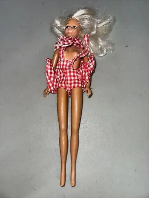 Vintage Barbie Doll - Vintage Barbie Hong Kong CLONE Blonde Doll • $5.74