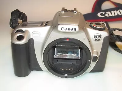 Canon EOS 300 35mm SLR Film Camera Body Only - Good Condition - Fully Working • £3.99