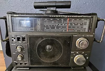 Vintage Rhapsody Multiband AM/FM Radio • $25