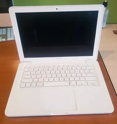 Apple MacBook A1342 Core 2 Duo 2.26 2GB RAM 13  No Charger. • $79