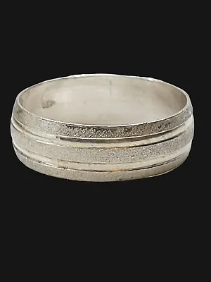 Vintage Sterling 925 Silver Mens Wedding Band  Hammered Matte Detail Size 11.5 • $22.50