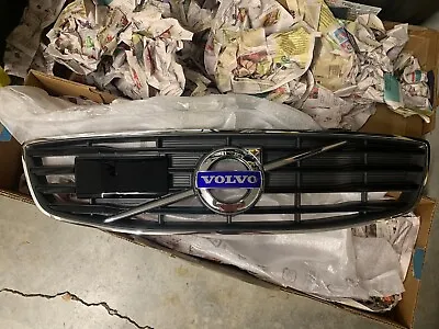 NOS Volvo S80 V70 2014 2014 Collision Detection Grille Assembly 31383596 • $240