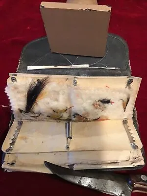 VINTAGE 1950sFLY FISHING - FLY POUCH With Flies.￼ • $45