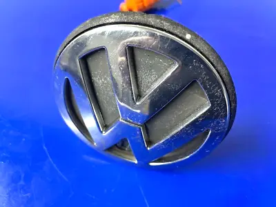 1999-2005 Volkswagen VW Jetta Trunk Latch Lock Emblem Logo Assembly  1JM962103 • $29