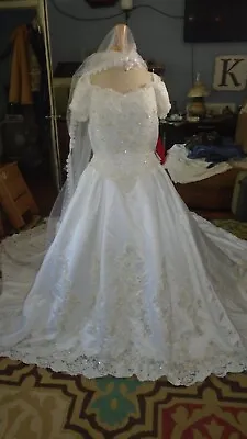 Mori Lee Wedding Dress • $55