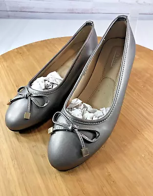 Salon Studio Women's Slip On Shoes Size 10 W Metallic Wedge Heel With Bow • $16.99