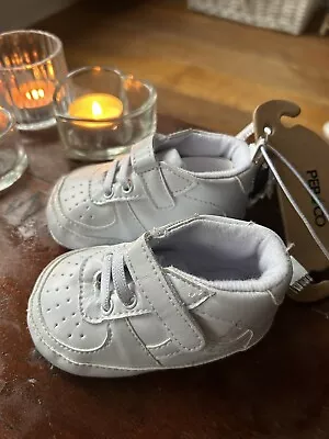 Baby Trainers White 6-9 Months • £0.99