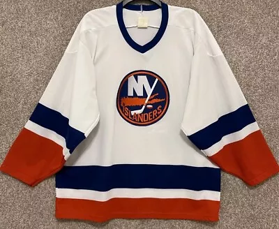 Vintage CCM Maska NHL Mens New York Islanders Hockey Jersey Size Large USA • $49.99