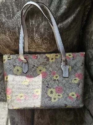 Coach Gallery Tote Signature Canvas With Floral Cluster Print CH727 Flower  • $170