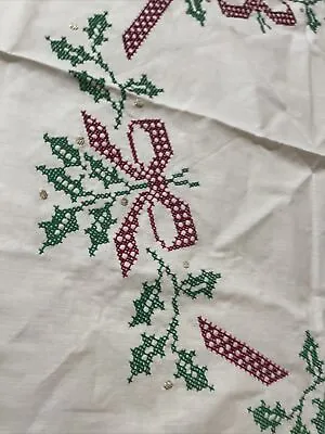 $13.50 • Buy Vintage 56” Round Hand Stitched Christmas Tablecloth Mistletoe & Ribbons Beauty