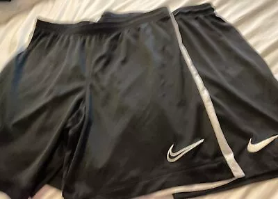 Nike Dri-Fit X 2 Shorts Medium Black & Black With White Line Men’s • £9.99