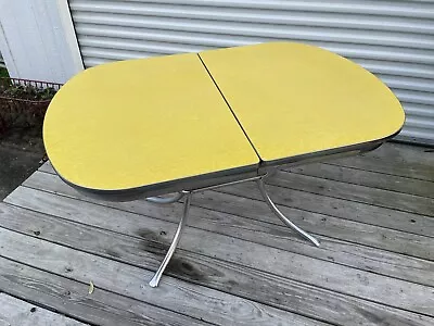 VINTAGE MID CENTURY MODERN 1950’s FORMICA KITCHEN TABLE. • $899