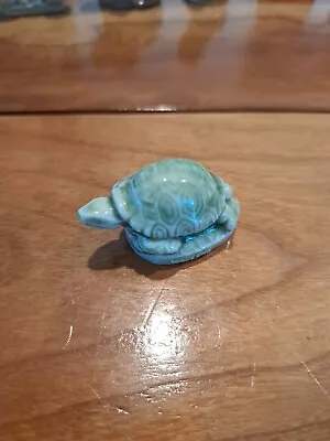 Wade Whimsies England Red Rose Tea Figurine Green Sea Turtle EUC  • £4.10