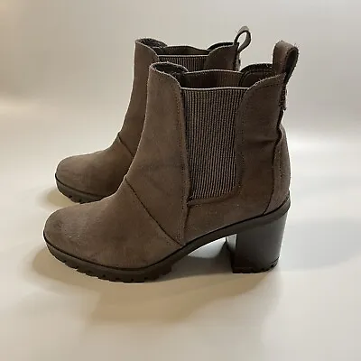 Ugg Australia Women's Hazel Ankle Boots Suede 1103766 Heel Sz 8 • $45