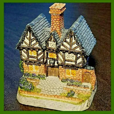 David Winter Constabulary Cottage John Hine Studio Miniature Village House 1993 • $37.95