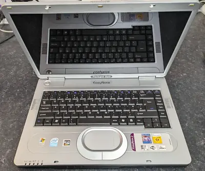 Packard Bell Easynote R1910 Laptop - NO HDD OR OS • £69.99