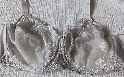 Wacoal 34D Underwire Silver Lace Bra 85720 Lightly Lined Floral Sheer Excellent • $15.95