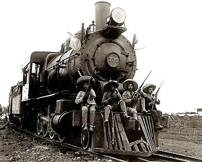 1911 MEXICAN REVOLUTION PHOTO Emiliano Zapata & Supporters On Locomotive (220-A) • $11.77