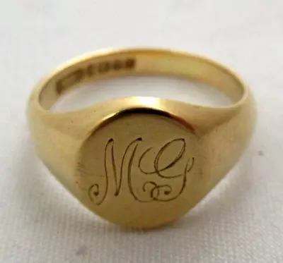 18ct.Gold - SMALL SIGNET RING - Engraved MG - Size L - Hallmarked:- B`ham 1961 • £345