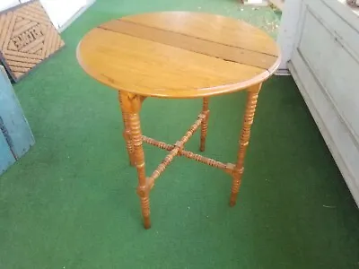 Antique Round Fold Up Drop Leaf Turned Leg Tea Table Stand Country Primitive  • $399