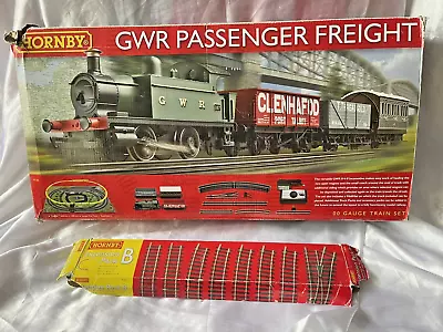 Hornby R1138 OO Gauge GWR Passenger Freight Train Set + Expansion Pk B • £85