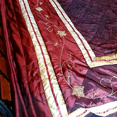 £12 • Buy  Throw DOUBLE BED  Blanket In A Deep Rich Burgundy Colour Gold Edges And Design.