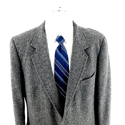 Tailored Clothing Tweed Wool 2 Leather Button Sport Coat 40R Gray Herringbone • $49.89