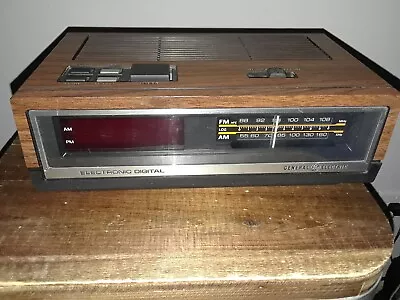 Vintage 80’s GE General Electric Digital Walnut Grain Alarm Clock Radio 7-4640A • $29.99