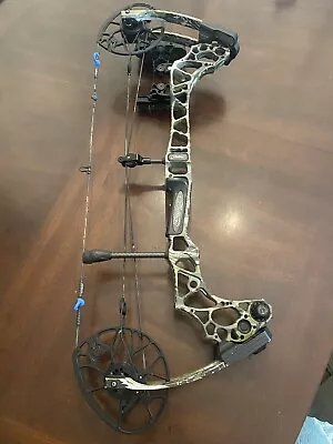 Mathews Triax Compound Bow LH • $183