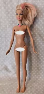 1999 Beach Mermaid Barbie Doll Pink Hair Streak Shell Necklace Mattel • $15.95