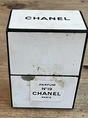 £5 • Buy Chanel. Paris. Parfum. No19. Vintage. Boxed. Empty Bottle.