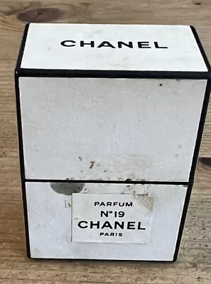 £5 • Buy Chanel. Paris. Parfum. No19. Vintage. Boxed. Empty Bottle.