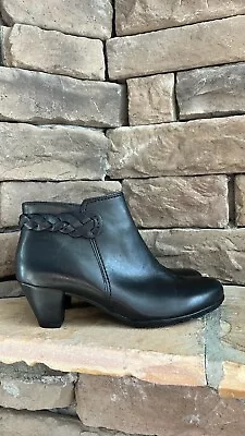 Gabor Black Leather Ankle Boots / SZ 9 • $59