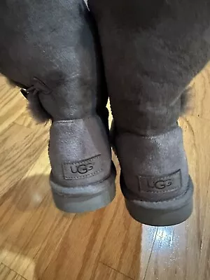 Ugg Australia Classic Bailey Button Gray Grey 5803 Sheepskin Women’s Boot Size 8 • $24.99