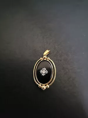 Gold Tone Vintage Large Onyx Diamond (?) Accent Pendant • $30