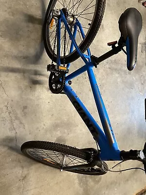 Giant XTC Junior Mountain Bike • $299