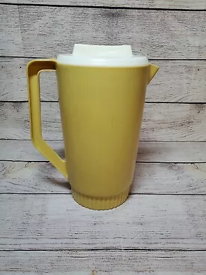 Vintage Rubbermaid Party Plan Drinking Pitcher Mustard Yellow 2 1/4 Quarts • $12