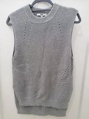 Uniqlo Wool Grey Vest Size M​ Good​ Condition • $24.99