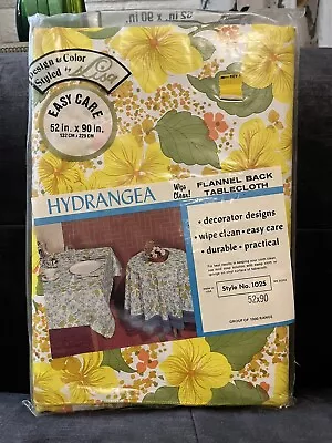 Vtg Fall Color Hydrangea Vinyl Tablecloth Oblong 52x90 Flannel Back YellowOrange • $24.99