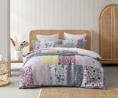 Logan And Mason Platinum Bodhi Quilt Cover Set Pink • $41.97