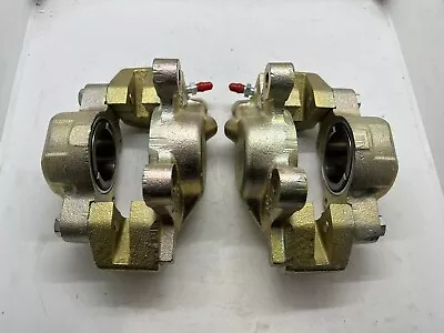 MGB GT & Roadster Brake Calipers 27H4650 27H4651 NOS LH & RH 1962-80 S/S PISTONS • $235.95