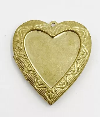 VINTAGE BRASS HEART VICTORIAN SCROLL FRAME INSET CENTER 43mm LOCKET PENDANT 5298 • $3.74