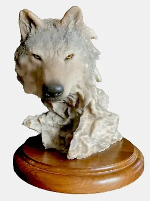 MILL CREEK STUDIOS Wolf Sculpture Statue  Focused Prey  #7104 • $34.99