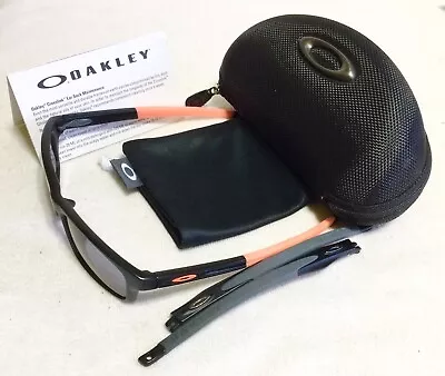 Oakley Crosslink Pitch ™ Sunglasses - Black Frames And Grey Lenses + Case / Arms • £55