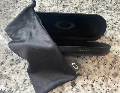 Oakley Carbon Fiber Black Hard Sunglass Case And Storage Cleaning Bag • $18