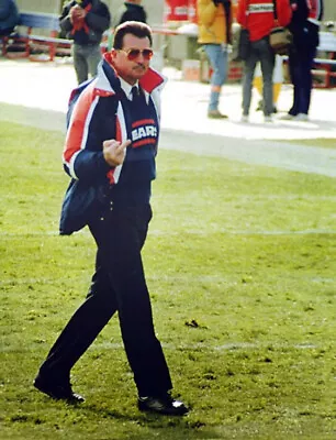 Mike Ditka Classic Middle Finger 8x10 Picture Celebrity Print • $3.99