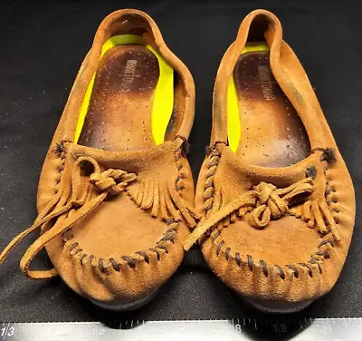 Minnetonka Moccasins Shoes Women's Size 9 Brown Suede Feather Slip-on • $15.99