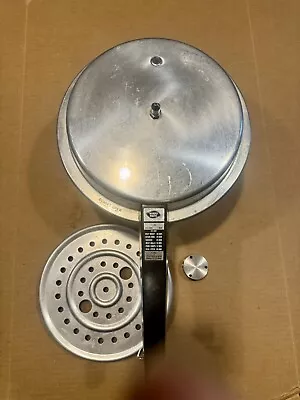 Vintage MIRRO-MATIC 4 Qt Pressure Cooker M-0534-11 USA  W/ Jiggler Rack & Seal • $19.99