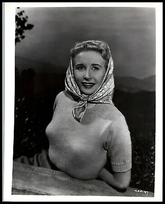 VERA RALSTON STYLISH POSE STUNNING PORTRAIT GOWN 1940s PORTRAIT ORIG PHOTO 467 • $19.99