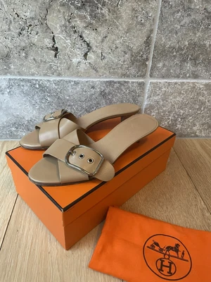 $400 • Buy Hermes Authentic Leather Slides, Size 38